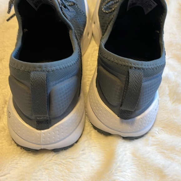 Under Armour Sneakers - Picture 4 of 5